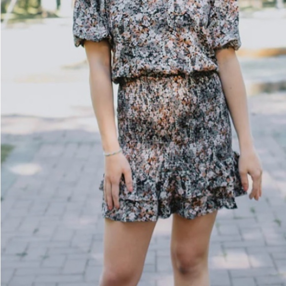 Addison mini ruffled dress by saltwater luxe size extra small - Picture 3 of 9